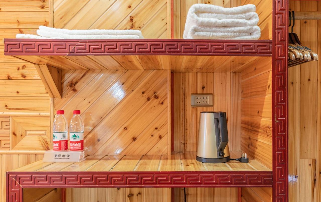 Baike Boutique Hotel Луншэн Экстерьер фото