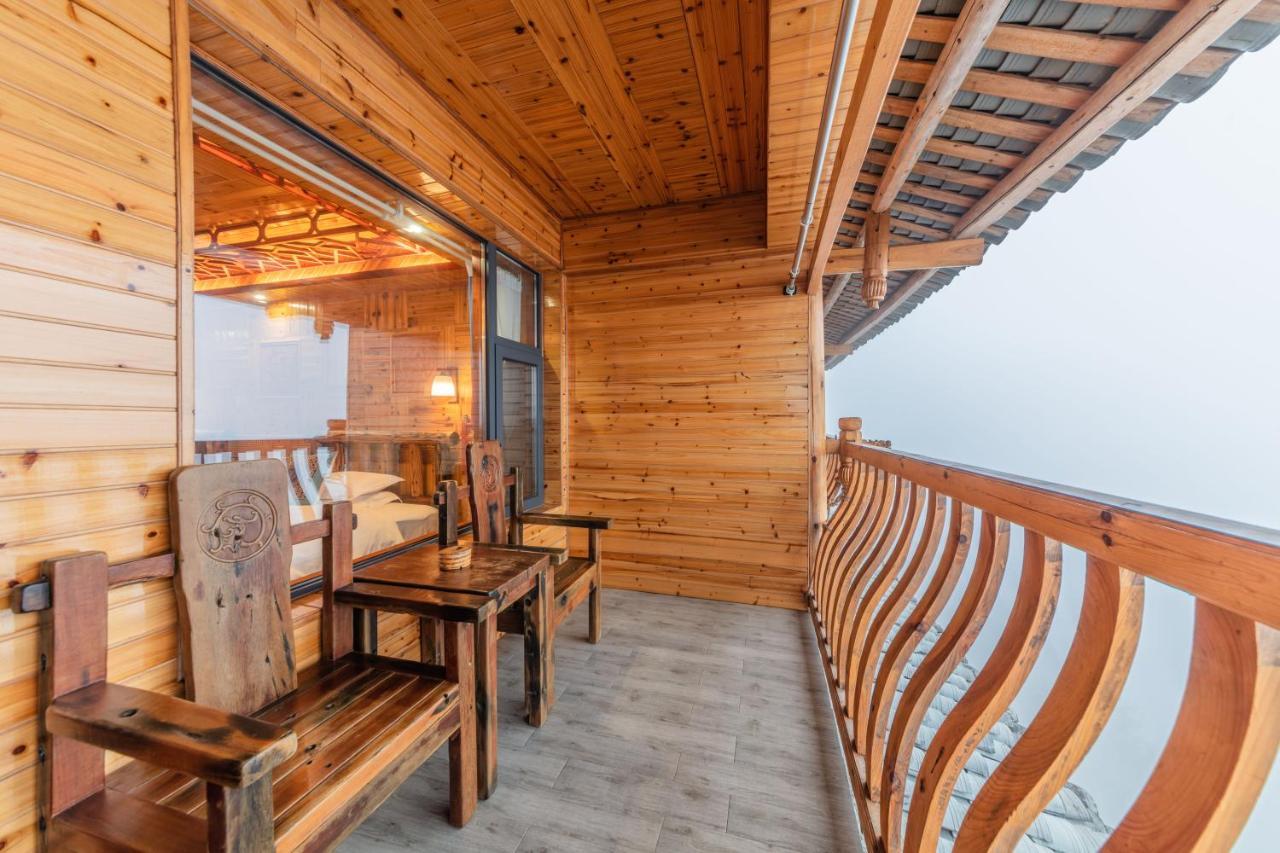 Baike Boutique Hotel Луншэн Экстерьер фото